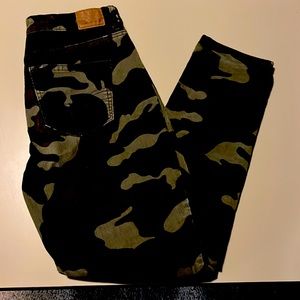 American Eagle Camo Print Corduroys